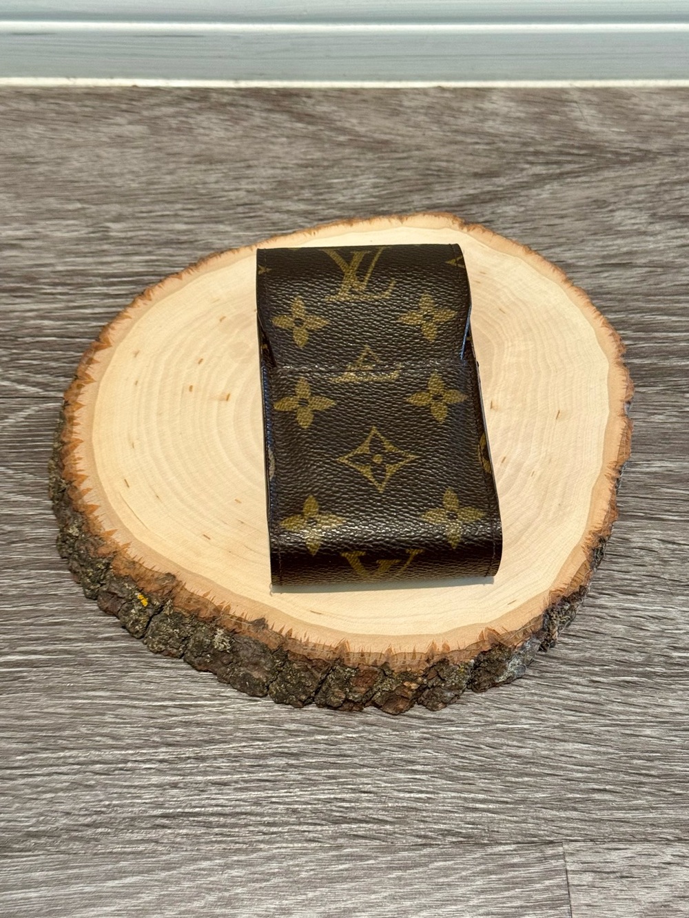 Authentic Louis Vuitton Etui Cigarette case. Made in France CT0014